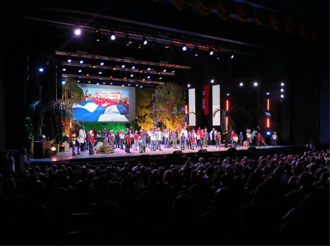 RMCiegodeAvila's tweet photo. 👤Con la presencia del General de Ejército Raúl Castro Ruz,  se realizó el acto político-cultural por el Centenario de Fidel y la clausura del I Coloquio Internacional Fidel: legado y futuro.
#100AñosConFidel https://t.co/fDycQi49SN