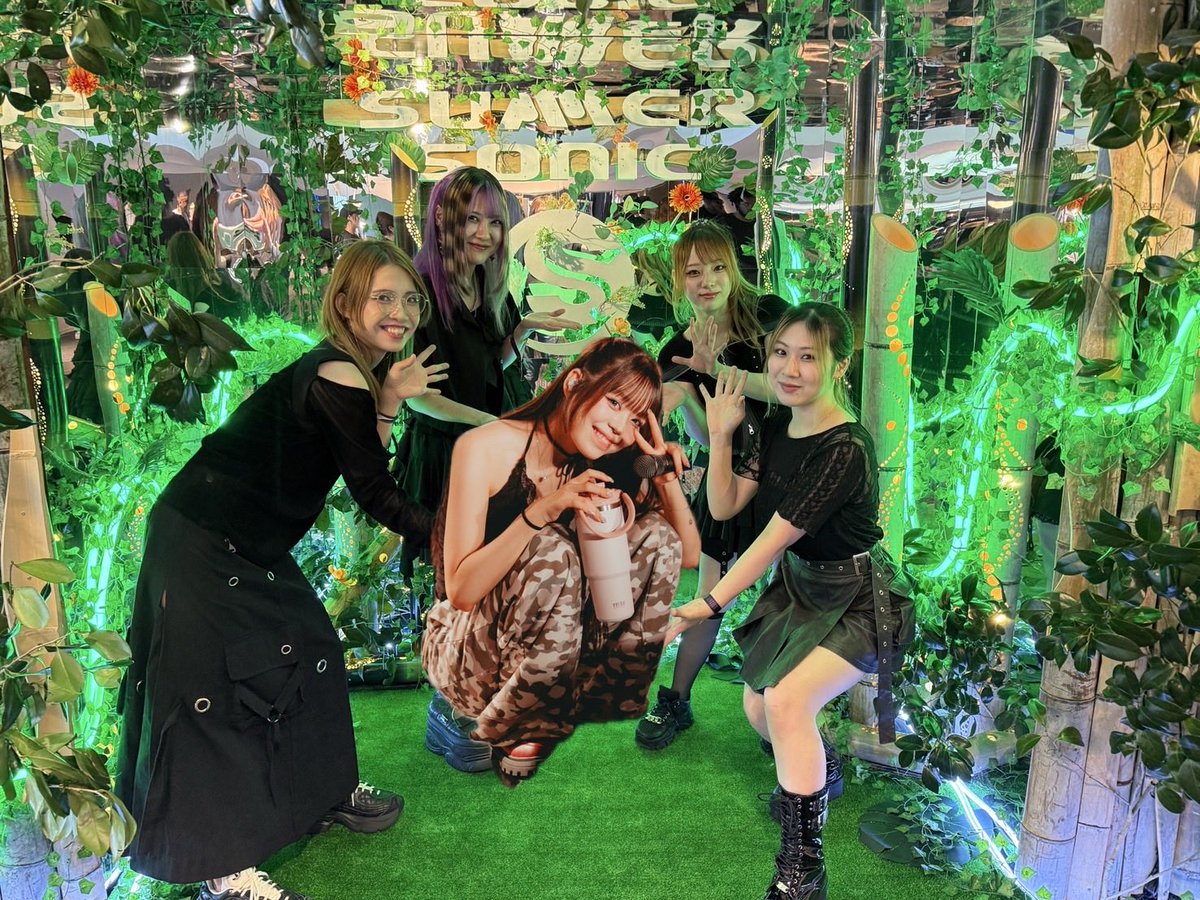 kanade_tiara's tweet photo. SUMMER SONIC OSAKA
METALVERSEさんのMVP VΛNDとして参加させていただきました🥁
ありがとうございました💎💎💎

アツかった！！超楽しかった！！❤️‍🔥
そしてMIKOちゃんお誕生日おめでとう！🎉✨
写真2枚目はミレイちゃんを添えて🎤
#METALVERSE
#KOIAI https://t.co/LVnCdAOb9b