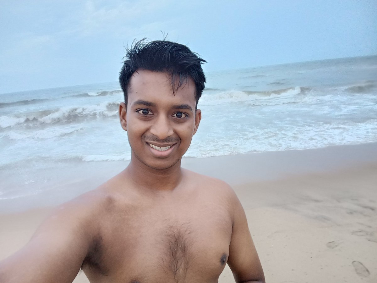 arjunrane10's tweet photo. On 8th August 2026 I visited Marina Beach 🏖️ it was the best experience and day I totally enjoyed it. Playing on beach, shooting the balloons🎈, Ring ⭕ games and riding on horse 🐎 it was really amazing 😍 https://t.co/cjlaQF5eEY