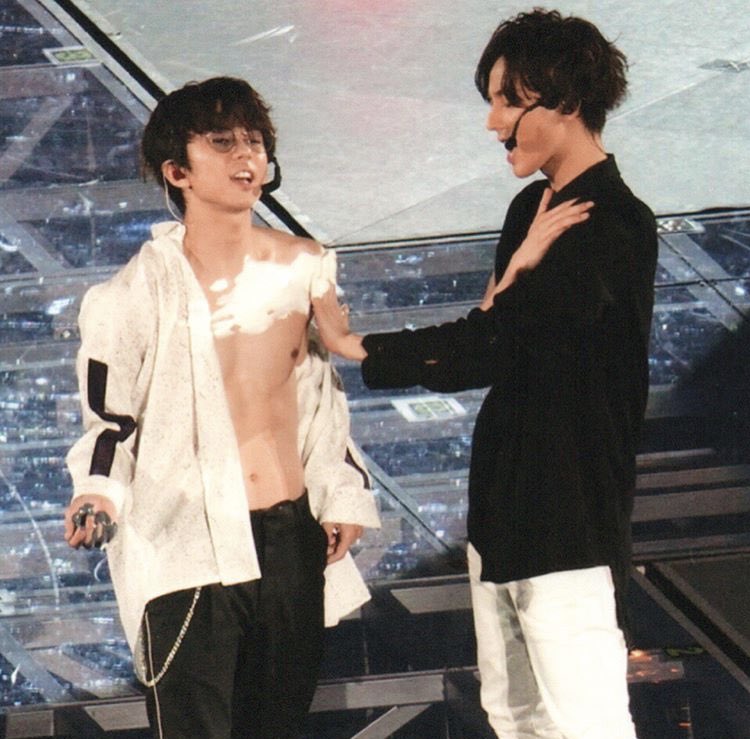shishamojohnnys's tweet photo. 一応言っときますけどね。これね

円盤化されてないやつでは【藤ヶ谷太輔が】
【北山宏光の胸に】ペンキ塗ってますからね❓

そこんとこよろしくお願いしますね

#キスマイ
#藤ヶ谷太輔
#北山宏光
#KisMyFt2
#REALME https://t.co/otTm4F6VAx