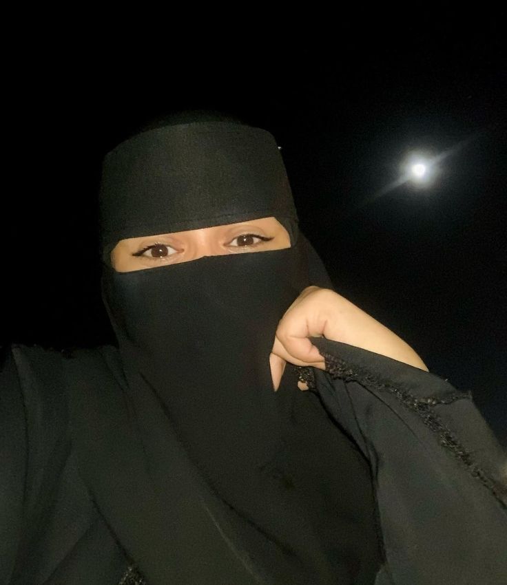 luislocolll's tweet photo. أحيانًا أحتاج لاحتضان لا لوعود... 🥺 https://t.co/aV07rva6A1