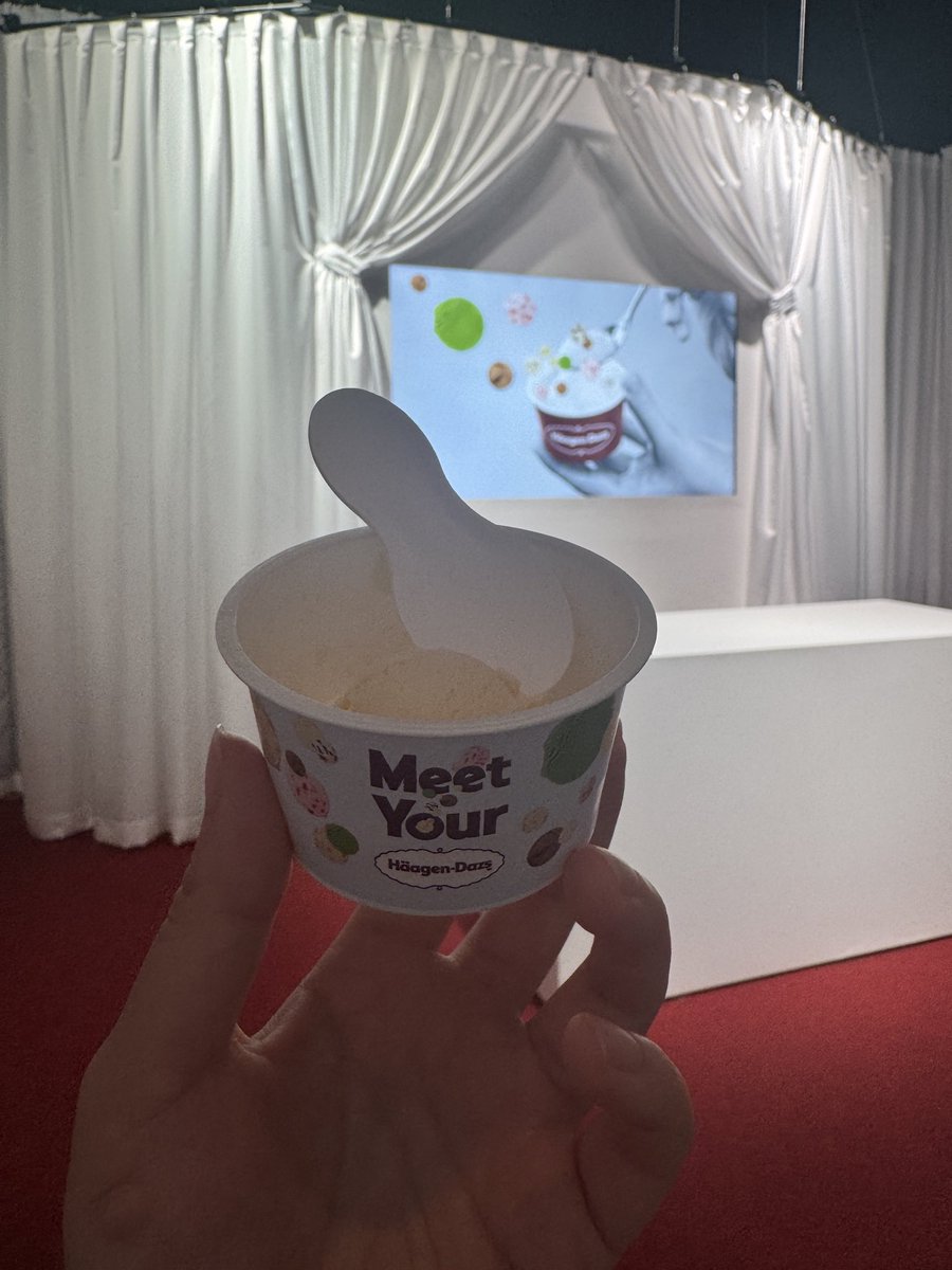 wa_sweets's tweet photo. 原宿でやってるハーゲンダッツの食べ比べ行ってきた！
おしゃれな空間でいろんなハーゲンダッツや使われている素材を試食できて楽しかった〜！ https://t.co/w8kAD04vwu