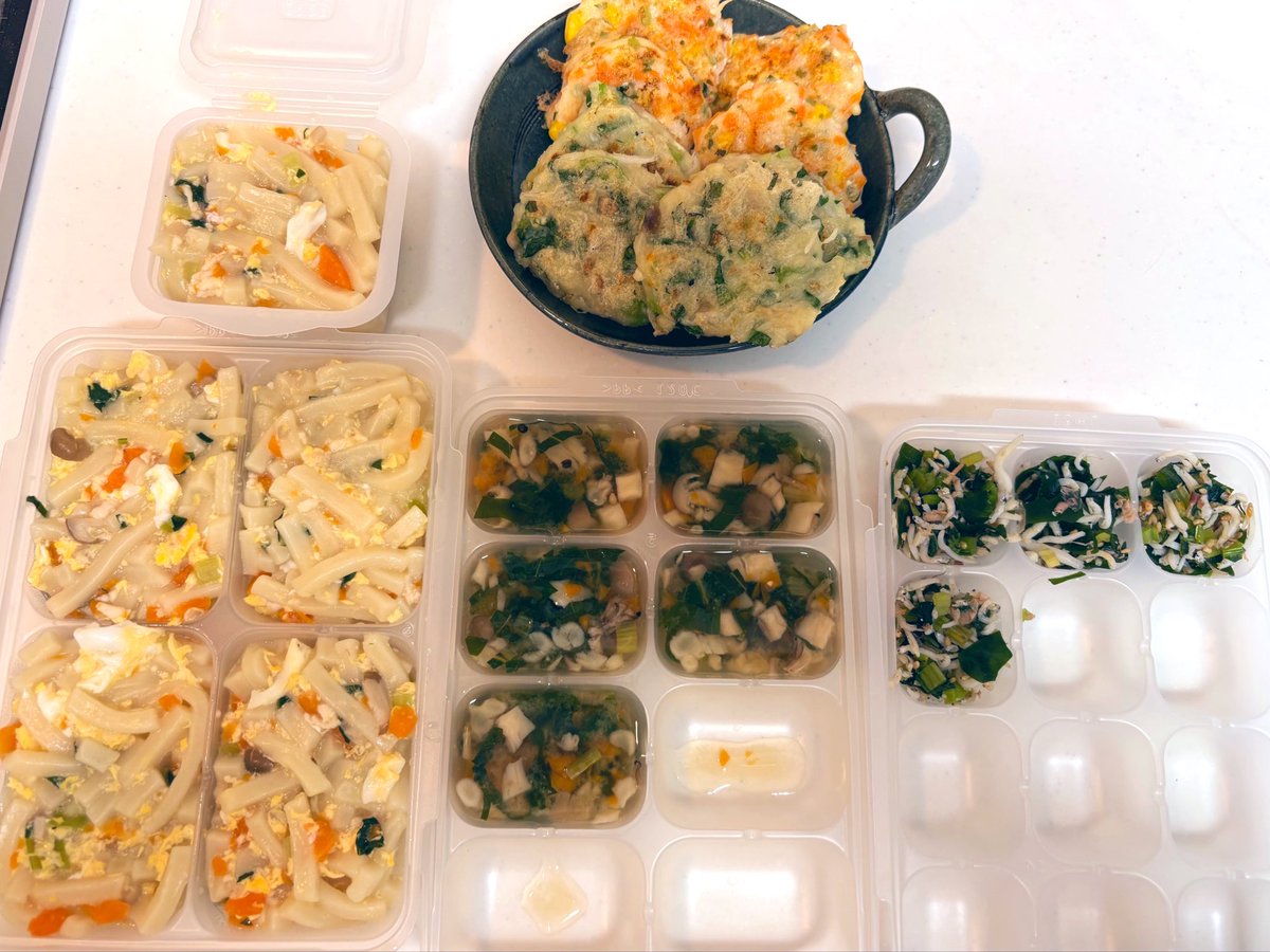 suimin516's tweet photo. 本日の離乳食🍳
野菜と卵と鶏ミンチぶちこんどけうどん
しらすと小松菜とわかめのソフトふりかけ
小松菜としらすチーズ豆腐おやき
人参コーン豆腐おやき
あまり野菜の味噌汁

#ぼーや手作りご飯記録 https://t.co/zO95V6Rlc3