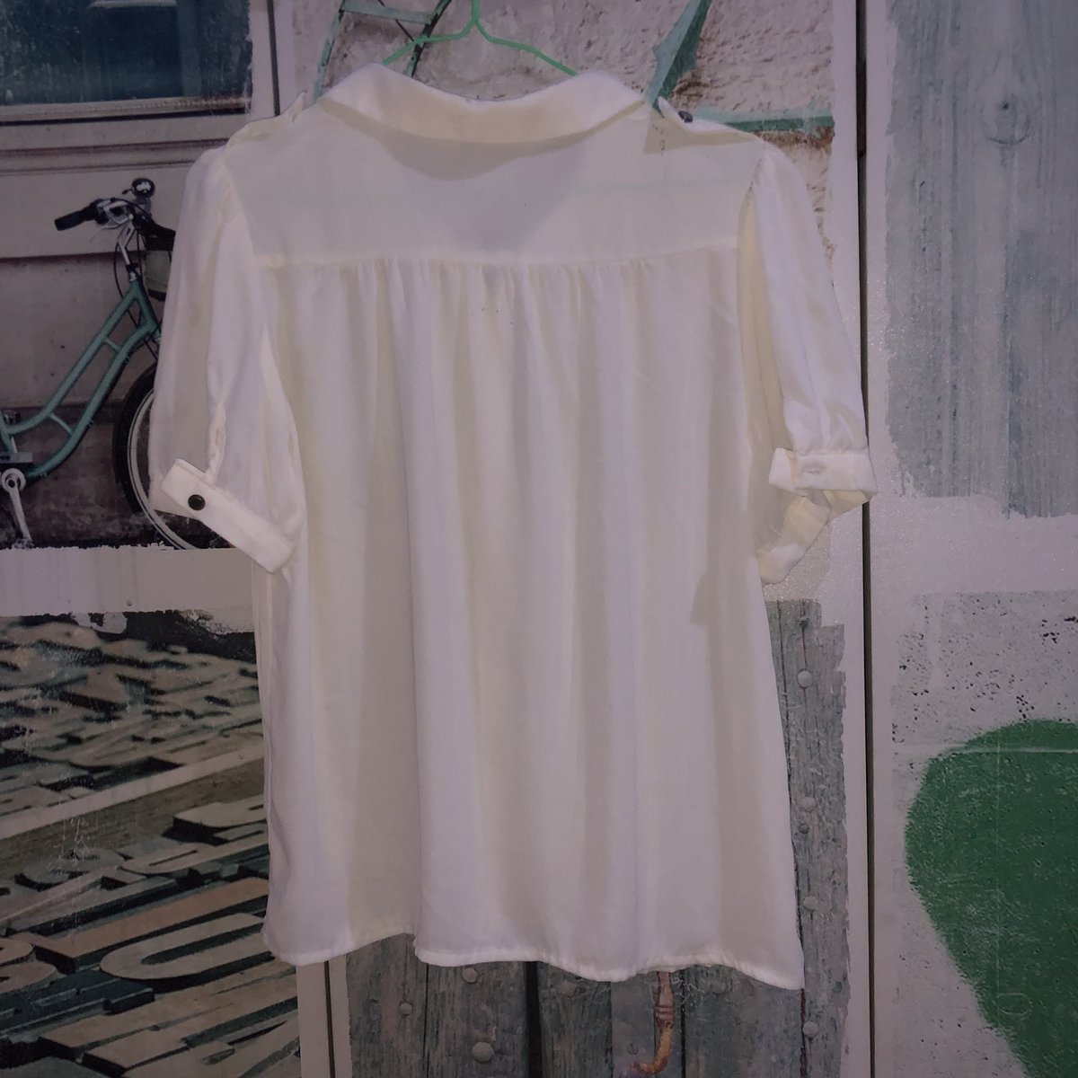 renjuncutieboy's tweet photo. WTS / Want To Sell

Preloved Kemeja Putih

Harga : 60.000

— LD / P : 108 cm / 58 cm
— Minus tertera di tweet selanjutnya 
— Dom Jakarta, checkout via oren
— Include safe packing &amp; exclude admin fee
— DM for more details!

t. wts atasan white shirt https://t.co/3XidGnz0To