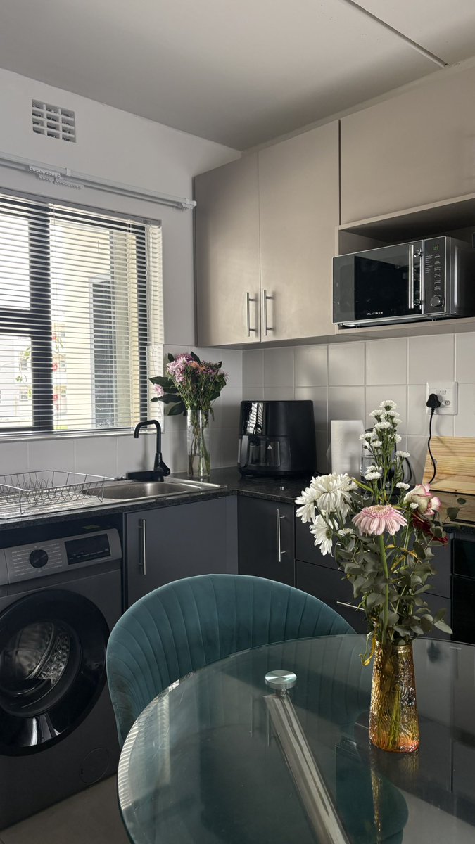 zan_deee's tweet photo. One month ago, I moved cities and stepped into my very first apartment 🥹🤍 It’s been so special watching this space slowly come together and seeing my little vision turn into a home. So proud of myself for creating a space that feels so cosy, peaceful and me. 🏡✨ https://t.co/mU9ubenHIN