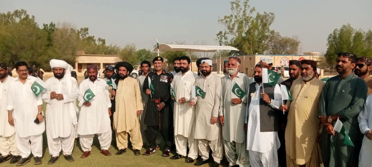 WaderaRafiq's tweet photo. آج 14 اگست کو سوئی سے نکلنے والی آزادی ریلی محض ایک ریلی نہیں، ایک بدلتی ہوئی تاریخ کا منظرنامہ تھی۔ ہزاروں کی تعداد میں عوام کا گھروں سے نکل کر یہ عہد دہرانا کہ ہم پاکستان سے ہیں اور پاکستان ہم سے ہے، اپنے اندر ایک پوری داستان سموئے ہوئے ہے۔
@PakSarfrazbugti @MirGhulamNabiK1 https://t.co/OFo8vCLC1V