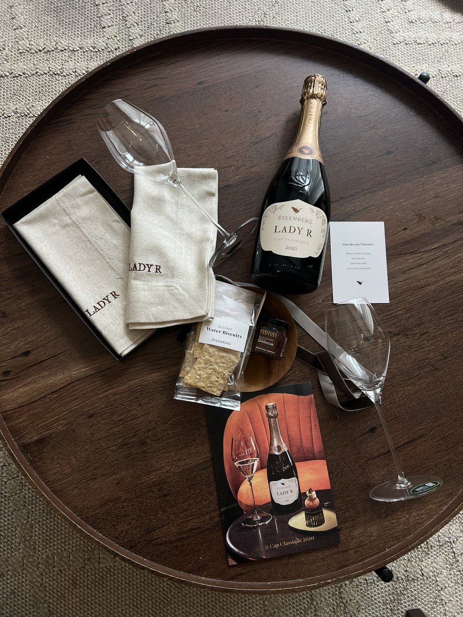 Thobi_Rose's tweet photo. Oh and I just finished my 75day soft ~ we celebrate with only the best this weekend. Thank you @SteenbergWines @Mandla_MaWine
Itβs currently chilling in the fridge π₯(also Riedel glasses? Yaaaa)
#LadyR2020 #TimeRevealsCharacter #SteenbergWines https://t.co/pr2B8H3WgL