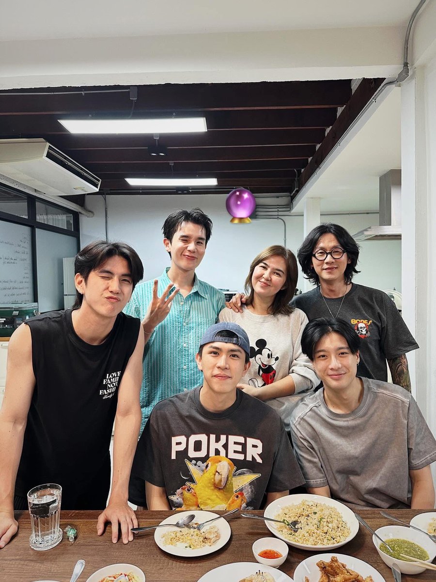 TheRealYossie's tweet photo. ปีนึงแล้วนะเนี่ย นัดใหม่มะ?
@jimmyyjp_ 
@Sea_tawinan 
@save_saisawat 
@francnrp 
@backaof https://t.co/a89aewzhAn