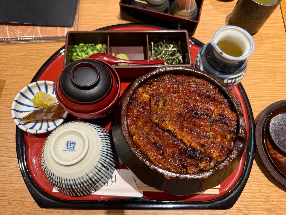 factory_29's tweet photo. 名古屋であつた蓬莱軒のひつまぶし
うなぎがパリパリでめちゃうま‼️
大行列なのも納得の味でした😋 https://t.co/UlRbECV0lu