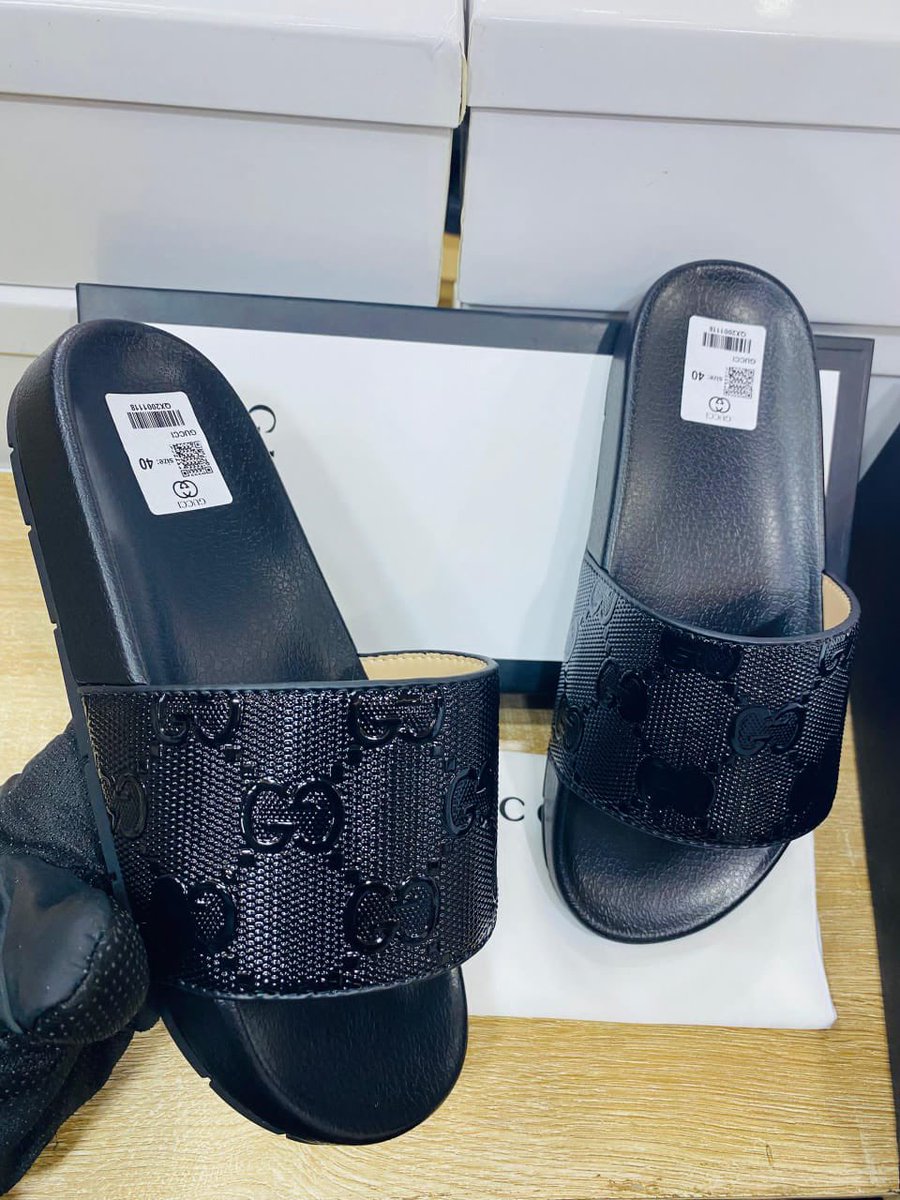 SazzyStore's tweet photo. Designer Slides! 🔥

🏷️   ₦23,000

🛒 08062521327 (WhatsApp)
📍Location Onitsha, Delivery Nationwide.

Please Kindly Help Me  Retweet 🙏 https://t.co/MWZzakK4M6