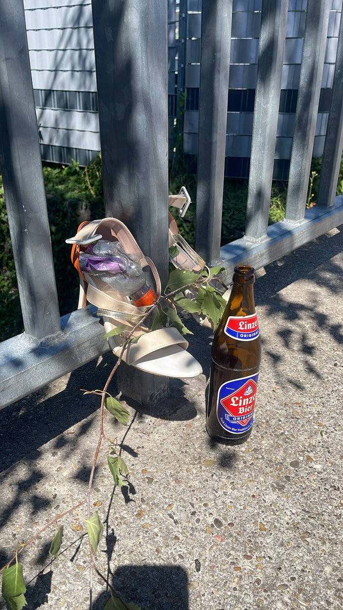 Claudia90773205's tweet photo. Ein Stillleben der besonderen Art 😍
Gerade entdeckt in Linz Gründberg.
#LinzLiebe https://t.co/cQTViuPCpY