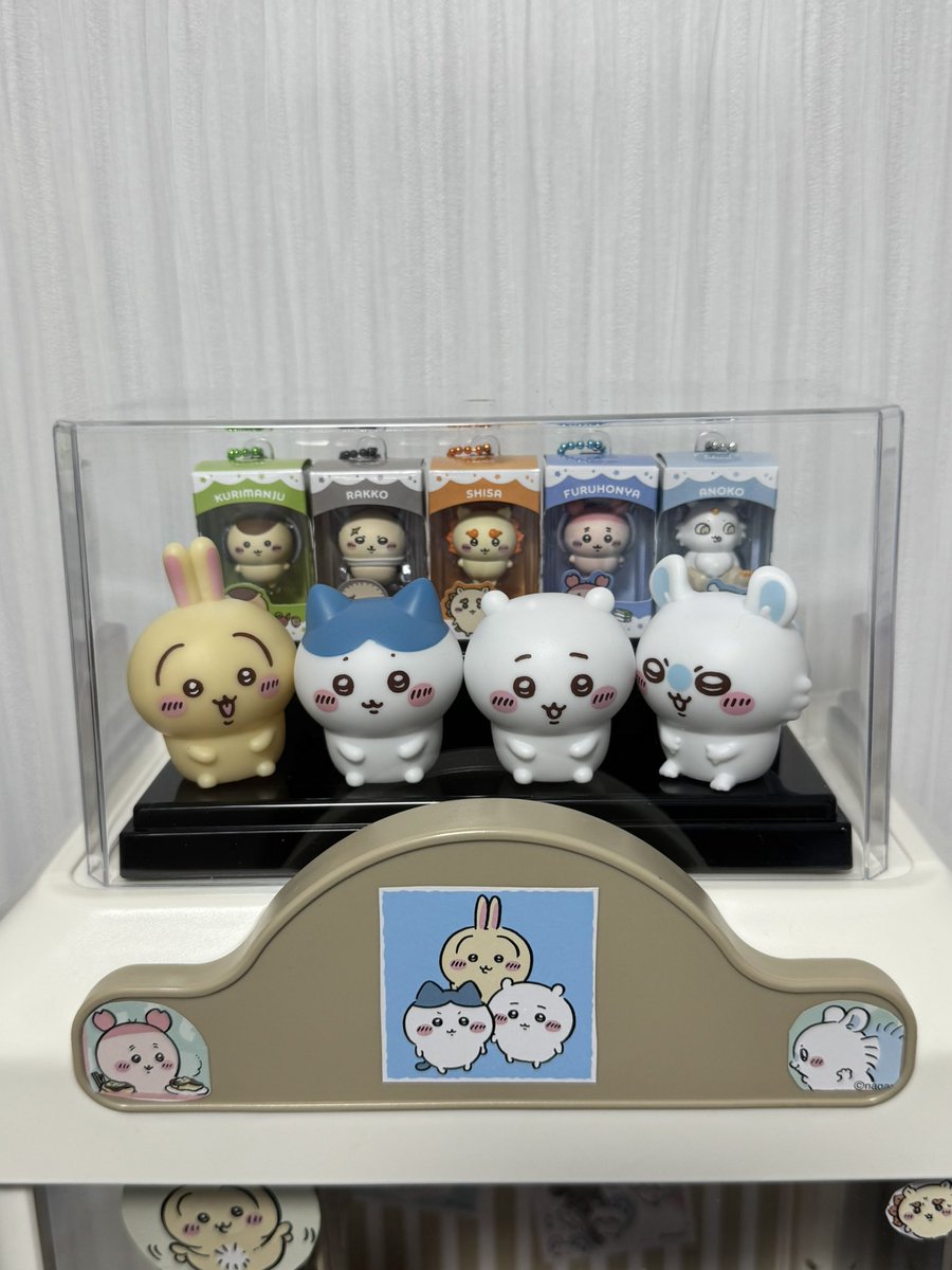 _guardian_deity's tweet photo. ちいかわチョコボックス
クレーンゲーム風ディスプレイ

我ながら良いアイディア✨
上は在庫感&amp;アームにはV字開脚うさぎを貼りましたw

実際に遊べるのでその動画は次の投稿で👍

#ちいかわ #チョコボックス #ハチワレ #うさぎ #モモンガ #クレーンゲーム #ディスプレイ #大人の本気 #モモンガ推し https://t.co/iLdKGogs7R