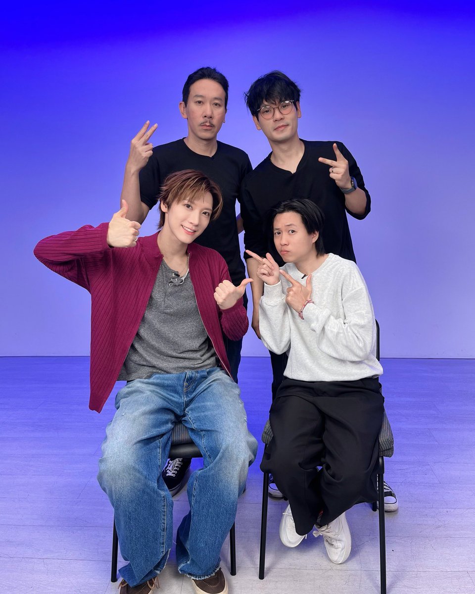 leetytenlee's tweet photo. ในที่สุด สิ่งที่ค่ายเก่าให้ไม่ได้ แต่ค่ายใหม่ทำได้ 😭 มาเดากันว่าชีจะได้คำบนหัวอะไรบ้าง ถ้าได้คำว่า “แบบ” ชั้นว่าเดรส5555555555

#เทพลีลาxTEN 
#คำต้องห้ามxเตนล์ https://t.co/RCZXItclgy