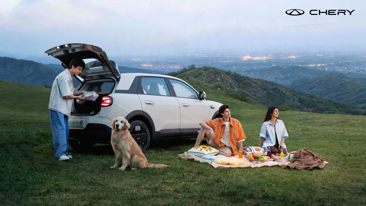 CheryAutoCo's tweet photo. City streets, best crew, Chery Q catching every glance with that cute look. ✨
When you need a little getaway: 70L frunk + V2L = instant chill mode. 🏕️
Just us, good vibes.
#CHERY #ForFamily #CHERYQ #BEV #QuestForJoy https://t.co/tYBosaxbhP
