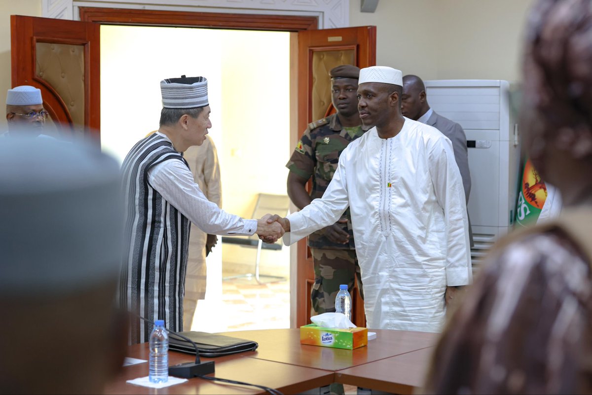 GouvMali's tweet photo. Le Premier ministre, a reçu ce 14/08/2026, le Secrétaire général adjoint des N.U et Administrateur adjoint du PNUD, Haoliang Xu. Il est en visite à Bamako pour renforcer la coopération dans les domaines de l’économie, de l’administration territoriale et de la réconciliation. https://t.co/mLTbSw6vjl