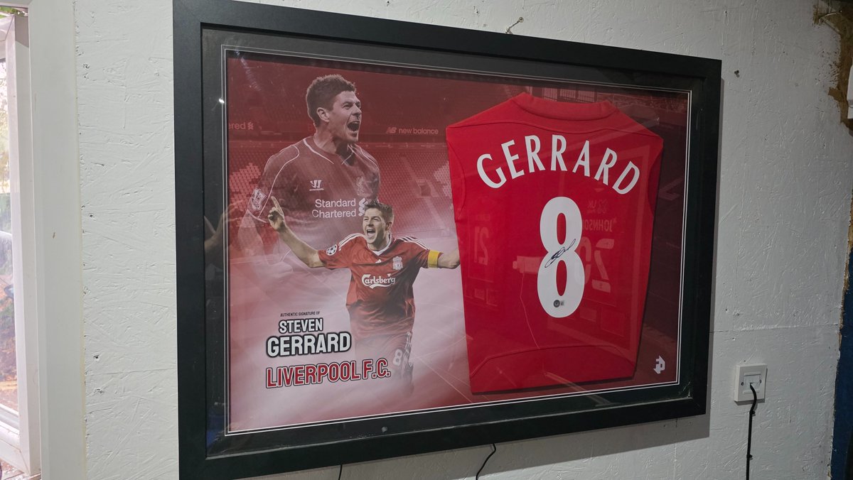 mrdc142's tweet photo. For Sale. 

Buffon shirt, Gascoigne shirt, Gerrard shirt (lights up led). Roberto Carlos Shirt.

All signed with certificate of authenticity. https://t.co/xAcOjDDKIK