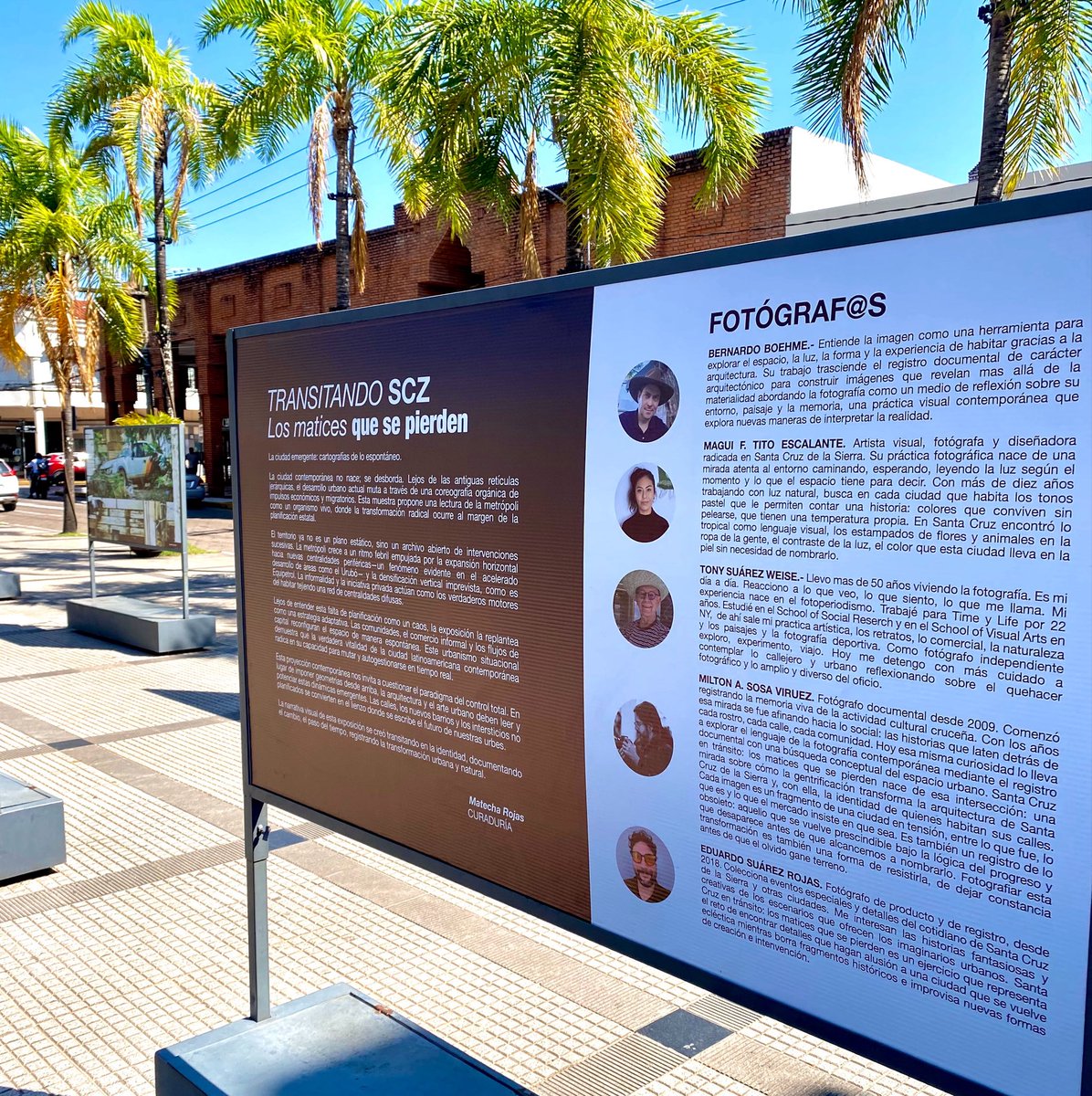 chicharrondcora's tweet photo. Ayer tuve un reunión en el centro y pasé a ver las fotos de la polémica, me parece muy buena, muestra un poco de la  adaptación que toma la sociedad cruceña.
Vi muchos “Cambangas” llorando por la foto en que están machucando Coca. https://t.co/aMV9tFy3Bm