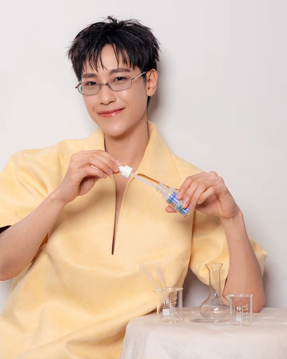 unfair2y's tweet photo. #juniormark  -แว่นมานี่มา 👀

      ตี๋แว่น                            หมวยแว่น https://t.co/ZEK16S2o5H