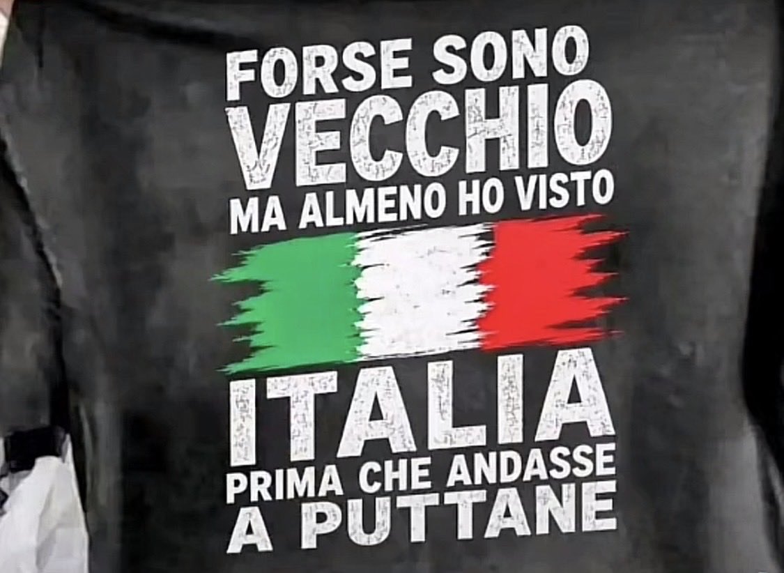 FabioZfz9's tweet photo. Effettivamente non son più giovanissimo, ma quando lo ero confermo di aver visto l’Italia🇮🇹 quarta potenza economica mondiale! Poi venne distrutta anche tramite luridi complici traditori italiani, come ben sappiamo! https://t.co/0lbws2hz2P