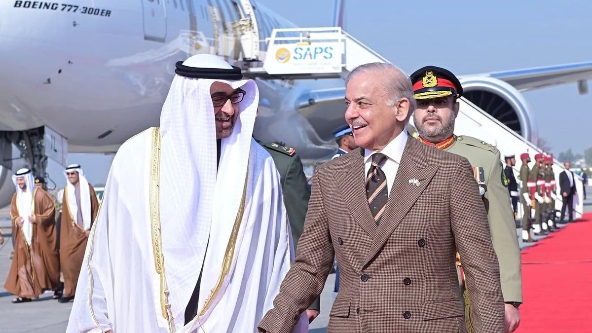 TheDailyCPEC's tweet photo. 🚨BREAKING: Pakistan Welcomes UAE President as Both Nations Strengthen Bilateral Relations https://t.co/bccOFGrAZ1