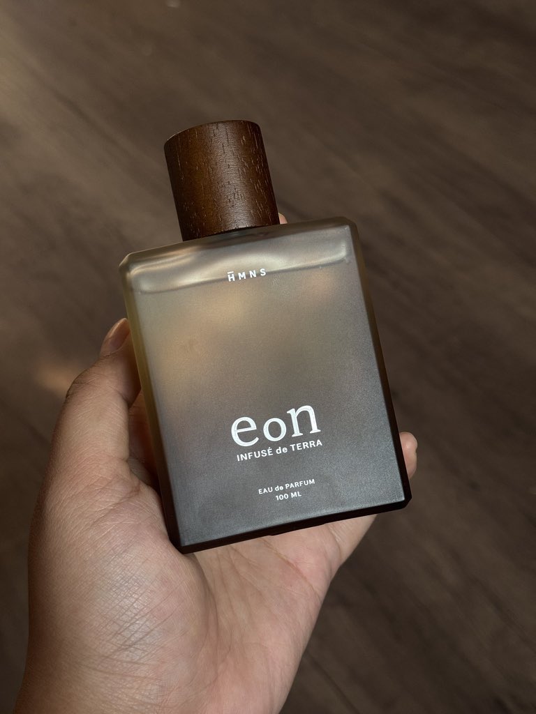 queerisy's tweet photo. kalau bisa salto salto deh gw… dibilang wangi pas ngegym padahal lagi KERINGETAN karena pakai EON mamah @amndzahra 😭😭 pls ada peletnya KAH ini…? semuanya nyang cium reflek MEMUJI https://t.co/6pWodzVC9z
