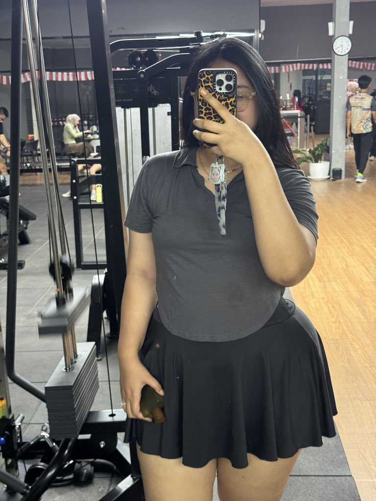 queerisy's tweet photo. kalau bisa salto salto deh gw… dibilang wangi pas ngegym padahal lagi KERINGETAN karena pakai EON mamah @amndzahra 😭😭 pls ada peletnya KAH ini…? semuanya nyang cium reflek MEMUJI https://t.co/6pWodzVC9z