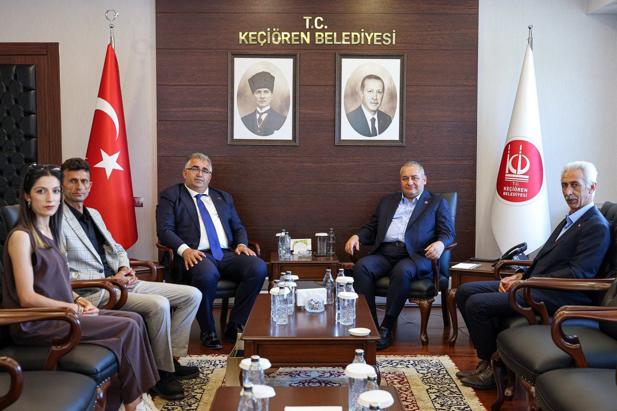 OzarslanMesut's tweet photo. Baba ocağımız, Sultan Şehir Sivas’ımızından Doğanşar Belediye Başkanımız Sayın Hasan Hüseyin Karataş’ı, İl Genel Meclisi Doğanşar Başkanımız Sayın Şerif Yürük’ü, AK Parti Doğanşar İlçe Başkanımız Mahmut Ağır'ı ve AK Parti Doğanşar Kadın Kolları Başkanımız Sayın Şeyda Ağır’ı belediyemizde misafir ettik.

Ziyaretleri ve memleketimize dair değerli paylaşımları için şükranlarımı sunuyorum. Sivas’ın yiğit ve cefakâr insanına selam olsun.