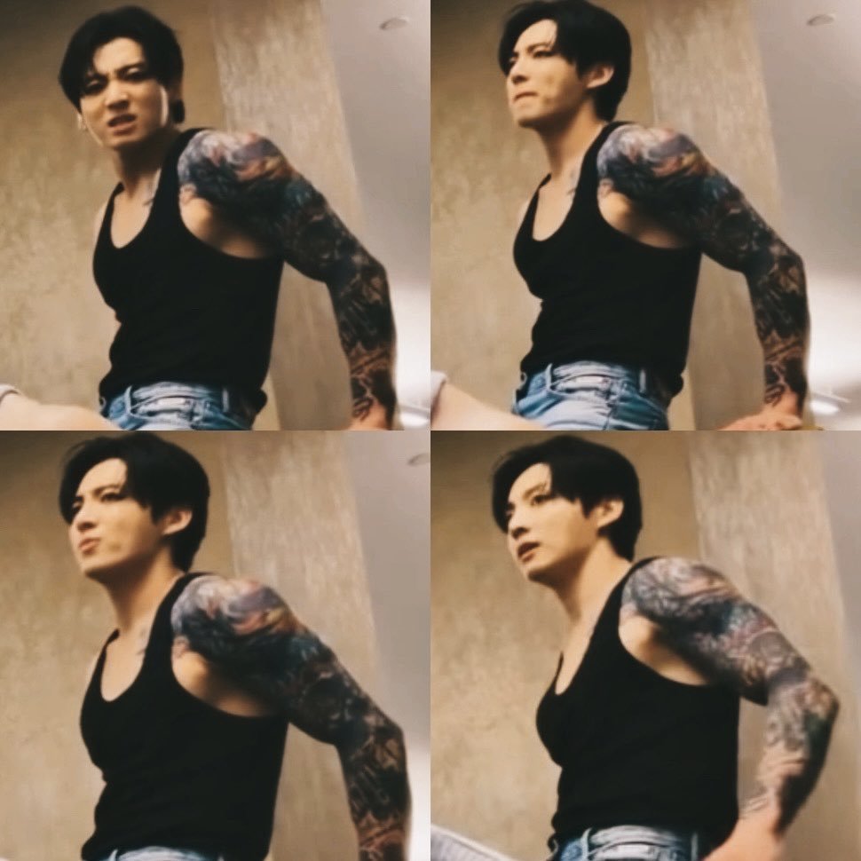 minsugayoon8h's tweet photo. Look at Jungkook’s tattoos and his body… 🫠🔥 https://t.co/SsnwUP0DH4