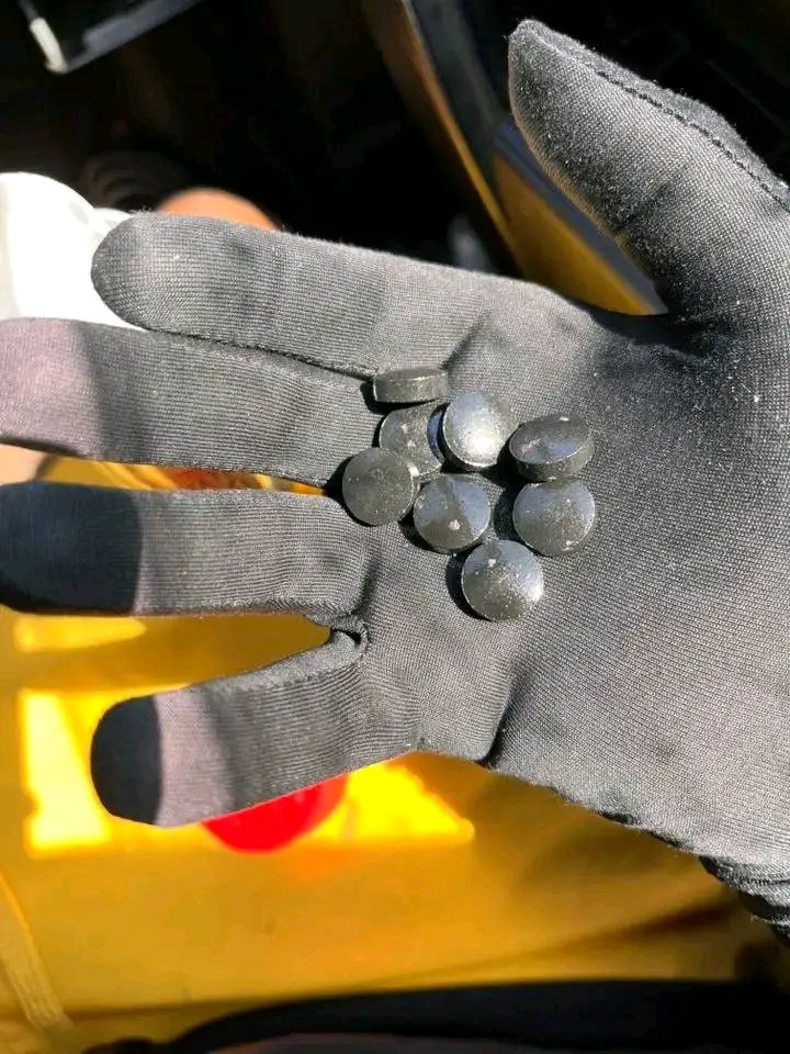 KasiboySA's tweet photo. This is activated Charcoal, take it to combat/neutralize poisoning, take 1 pill before going out and one pill when coming back. Take 3 pills if  going to family events just to be safe. Get them at Clicks but maybe you can find them at any pharmacy. Be safe, the world is cruel out there🙏🏾❤️
