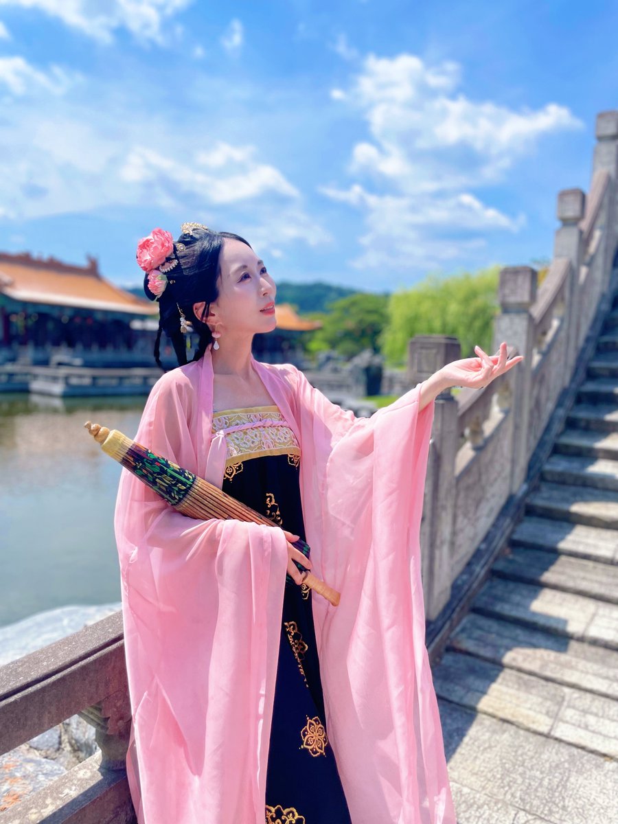 oboro_zukiyo's tweet photo. 七星橋𓂃 𓈒𓏸❁⃘　

photo:母
#漢服 #燕趙園 https://t.co/Yqdkv5Zhn7