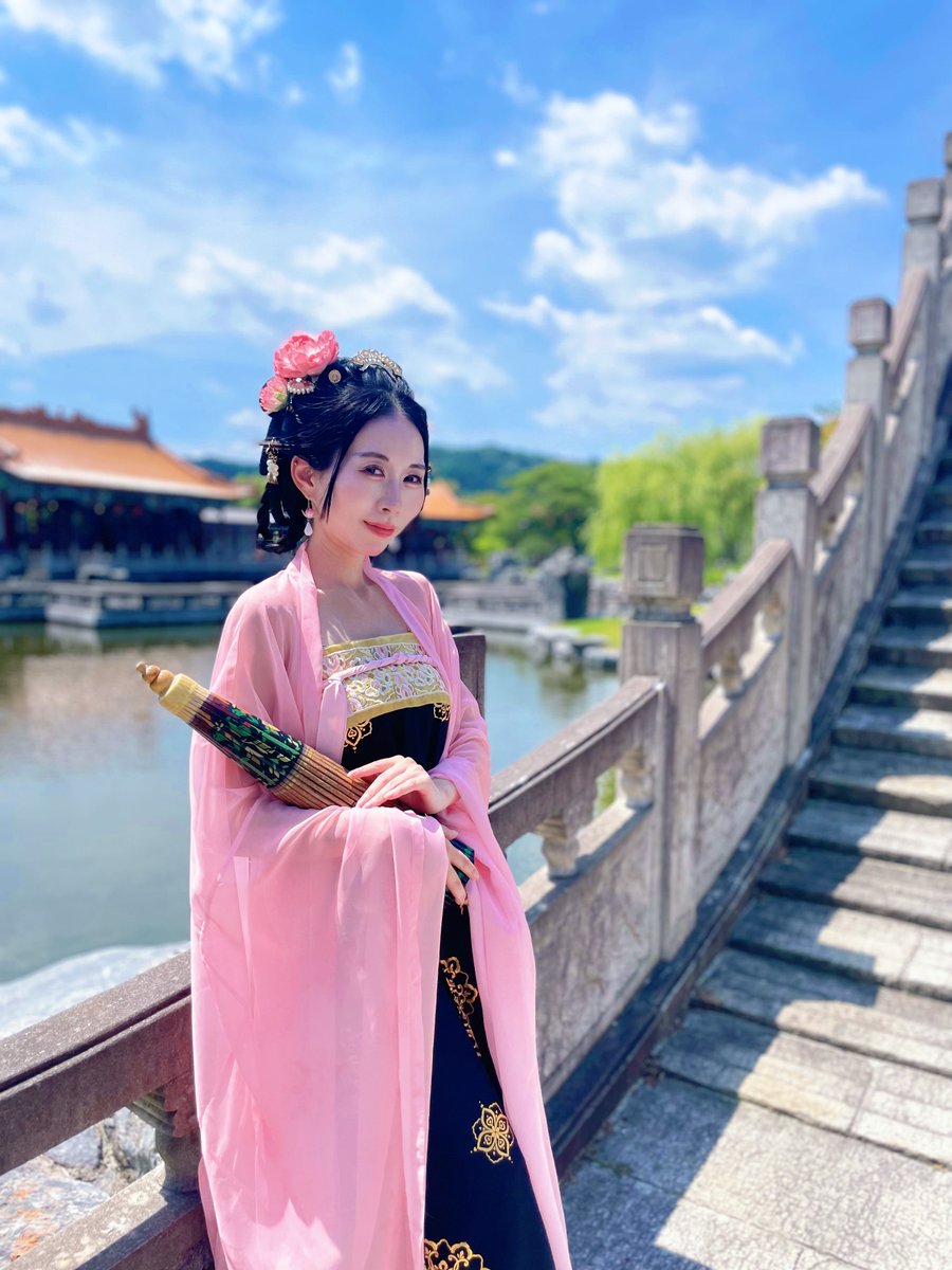 oboro_zukiyo's tweet photo. 七星橋𓂃 𓈒𓏸❁⃘　

photo:母
#漢服 #燕趙園 https://t.co/Yqdkv5Zhn7