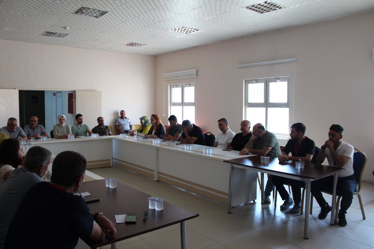 ElazigRuh's tweet photo. Hastanemizde, çalışanlarımızın görüş, öneri ve taleplerinin değerlendirilerek hizmet kalitesinin artırılması amacıyla her ay düzenli olarak gerçekleştirilen “Çalışan Memnuniyeti Toplantısı” gerçekleştirildi. https://t.co/irjxug01bB