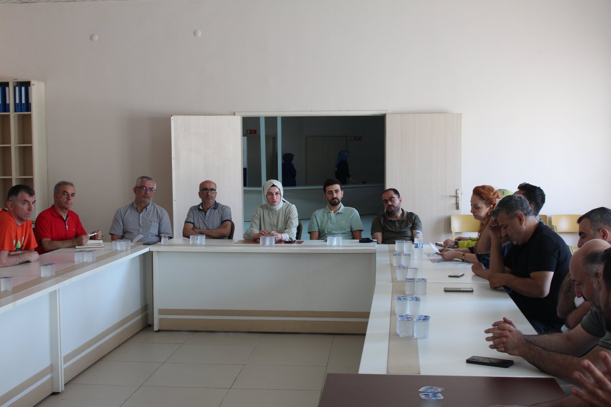 ElazigRuh's tweet photo. Hastanemizde, çalışanlarımızın görüş, öneri ve taleplerinin değerlendirilerek hizmet kalitesinin artırılması amacıyla her ay düzenli olarak gerçekleştirilen “Çalışan Memnuniyeti Toplantısı” gerçekleştirildi. https://t.co/irjxug01bB