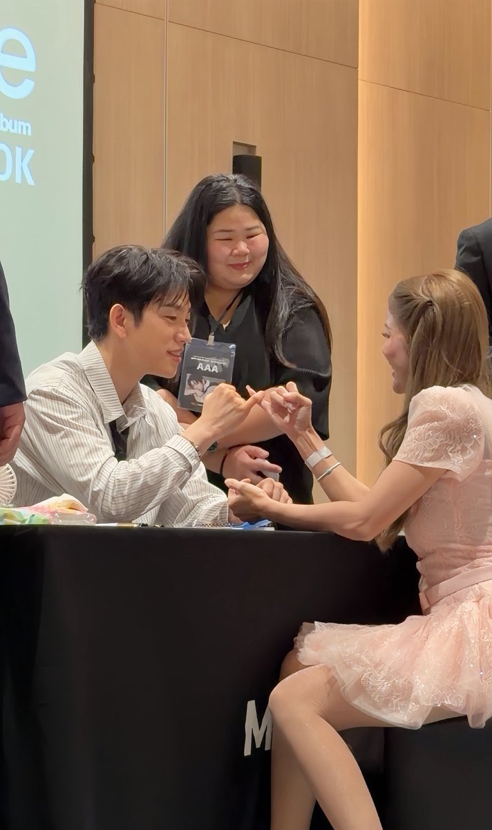 nooknickKimChoi's tweet photo. ถามมาให้แล้วสัญญากันแล้ว  คุณบอกจะมาห่ให้บ่อยๆ  comeming soon 

#ParkJinyoung #Jinyoung #진영 #박진영 #saidanddone https://t.co/ef8e0Pa0wa