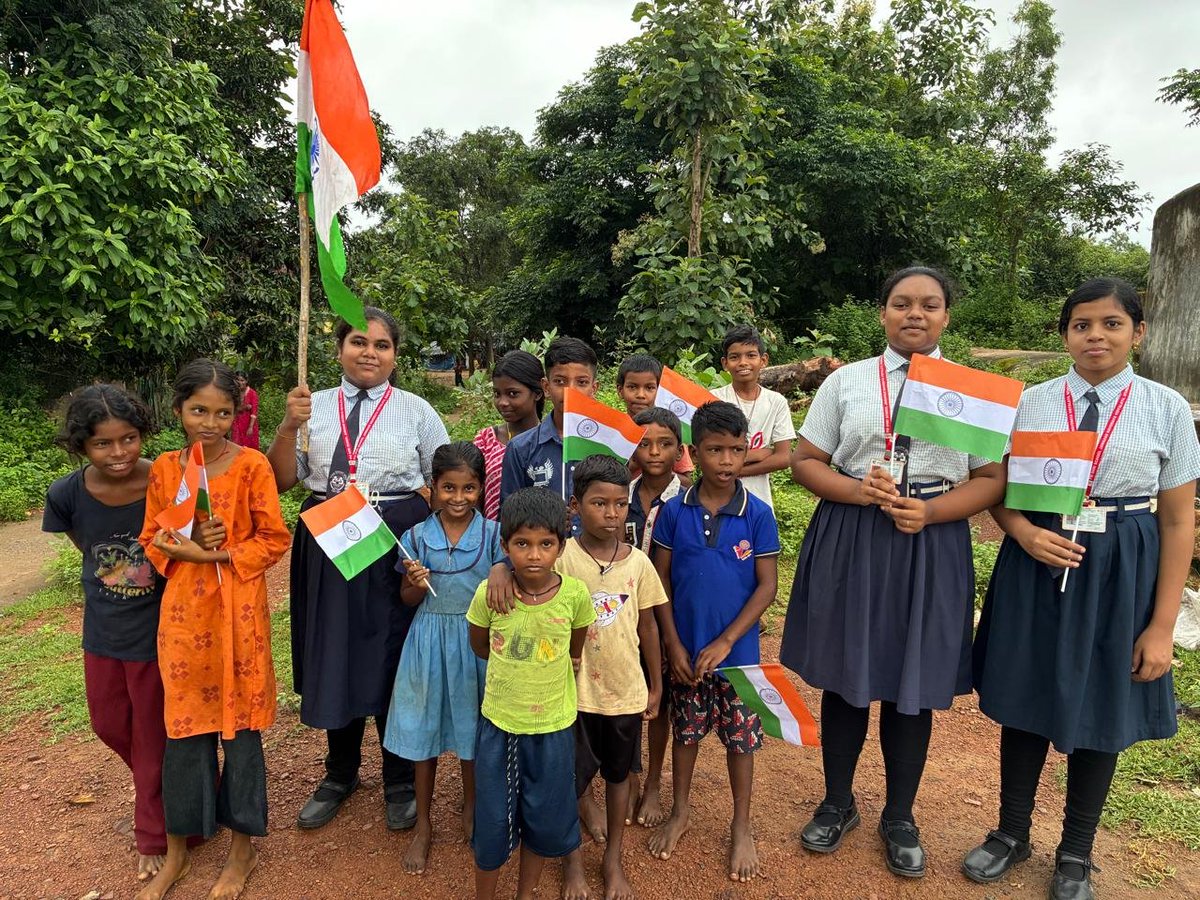 JNV_Cuttack's tweet photo. With hearts filled with pride and spirits soaring high, the students of PM SHRI JNV Mundali, Cuttack enthusiastically joined the #HarGharTiranga Campaign on 14 August 2026,celebrating the Tricolour 🇮🇳🇮🇳with patriotic fervour and national pride##nvs_hq https://t.co/c8NO51tmGZ