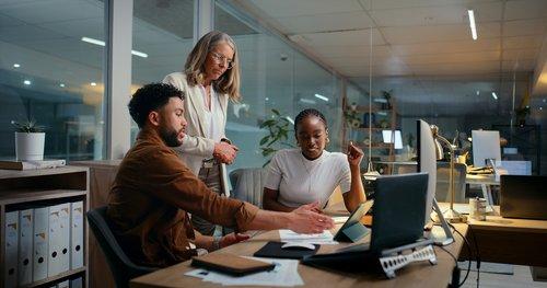 AssuredConcepts's tweet photo. As more adults 55 and older step back from the workforce, the shift is highlighting how market gains, hiring conditions, and policy adjustments can all influence retirement timing. Here's what this means for the economy. https://t.co/DfuEFFAqwd https://t.co/V7wX3kIhav