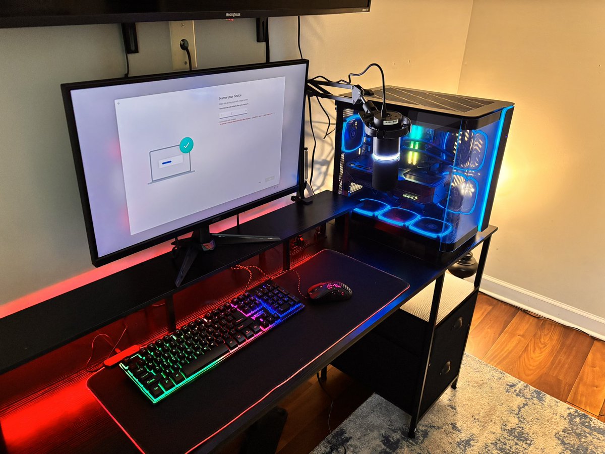 Muareio's tweet photo. We made it to pc no more Xbox https://t.co/TBkVfuPeQS