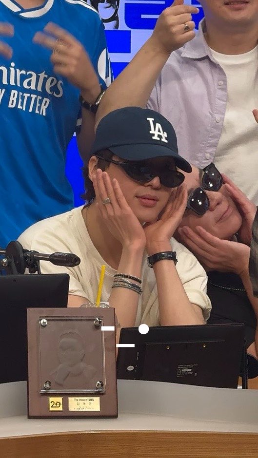 S2_302's tweet photo. 260814 컬투쇼 #강승윤

이뿌당 ㅠㅡㅠ https://t.co/pA4N7gOXmC