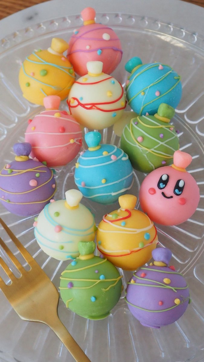 asami_kamioka's tweet photo. チョコでカービィの水風船を作りました🎐✨ https://t.co/rcvs0Ru6Z6