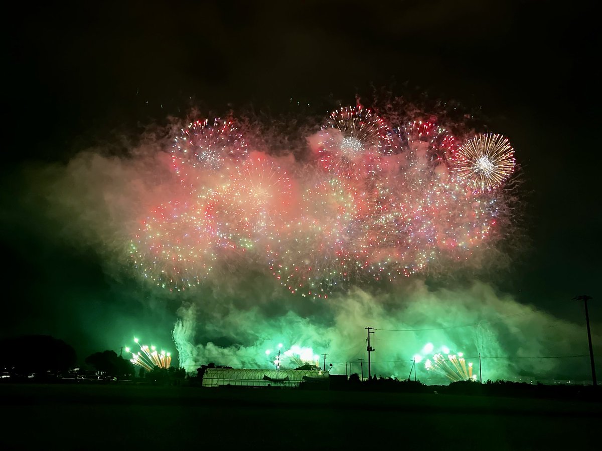 YOU_TA_0301's tweet photo. 今年初花火
打ち上げ数が少なくて寂しいけど花火見ると夏っ！って感じがして好き😁 https://t.co/QZghUrb1mG