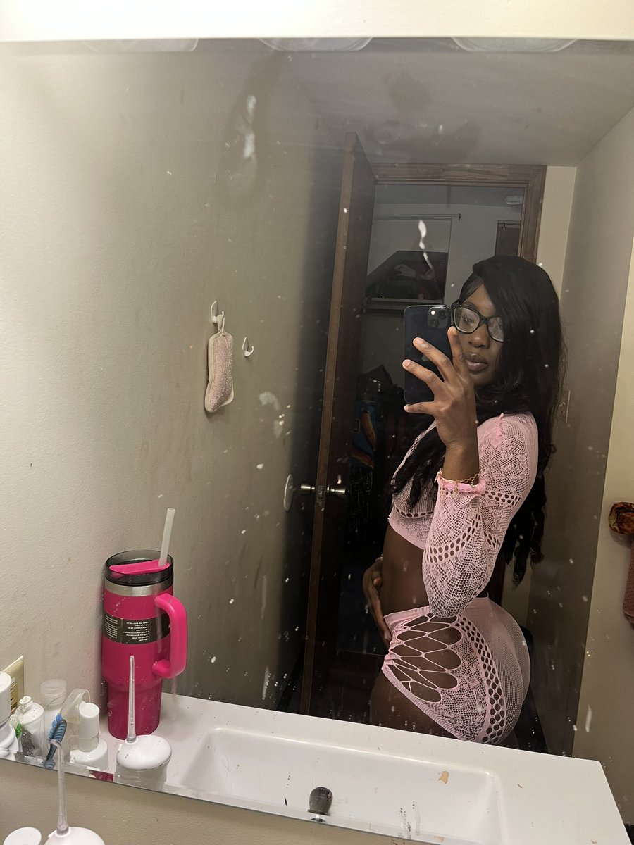 Jenniferbbelrt's tweet photo. Who Up and mobile?? https://t.co/dWocvZ5kY0