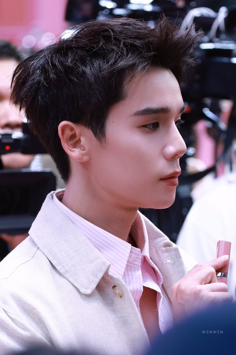 1017_liu's tweet photo. 💜

 #LOrealLaqueNudexJimmySea
#Jimmyyjp https://t.co/suEhgyIe1A