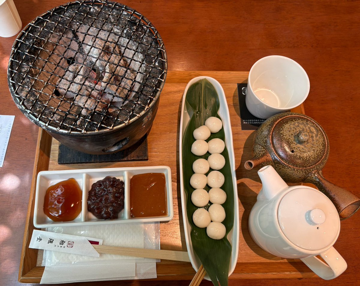 azaz_tlmp's tweet photo. 自分で焼くみたらし団子食べたくて福山へ🚗³₃
こゆのやたこと無くて楽しいし美味しかった😋✨
運転怖い言うてあたしにずっとやらせて...鬼疲れや🫠💦 https://t.co/fvpLsa1uud