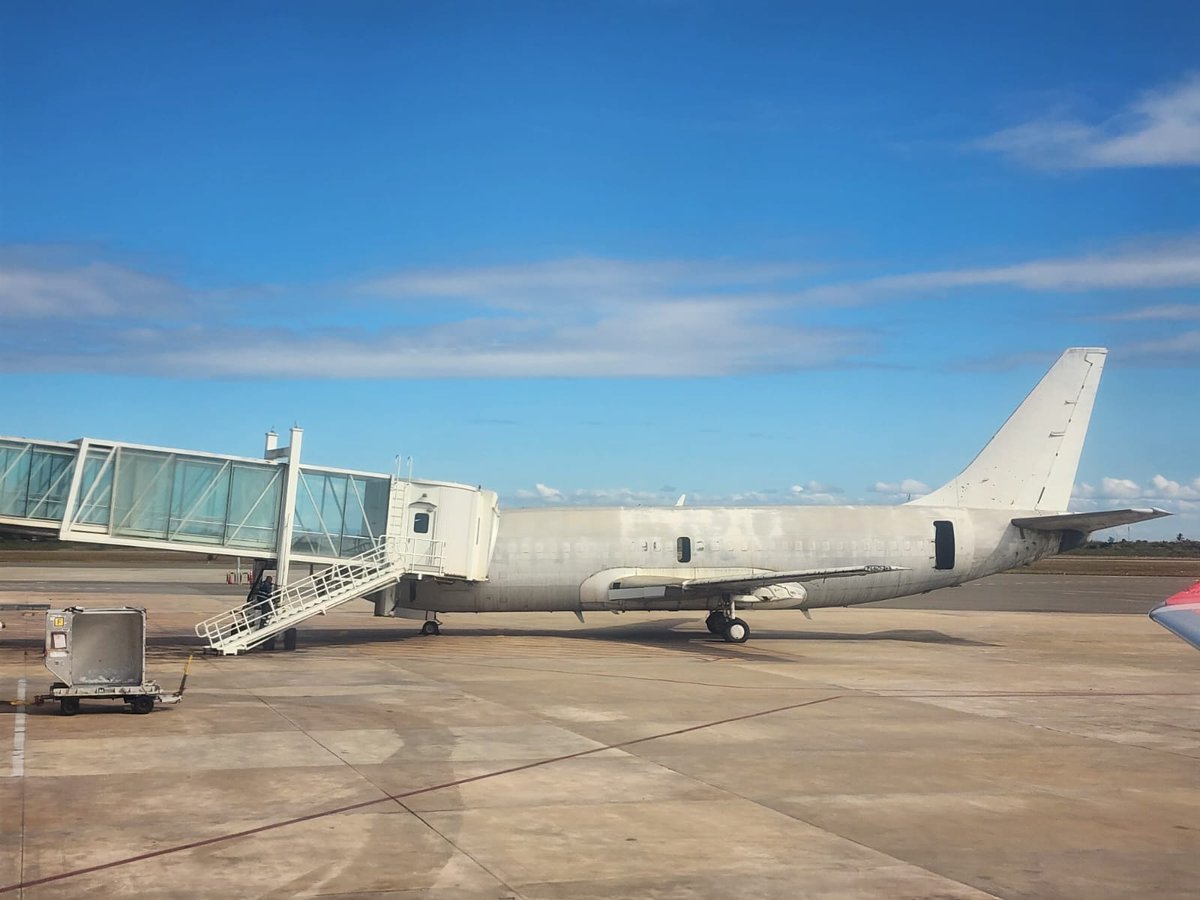 adriano_nuvunga's tweet photo. Fotografado hoje: Será este o “Novo” Avião da Nova LAM? https://t.co/i0kuqriy8l