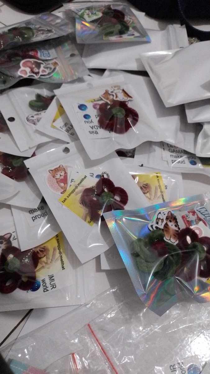 h1ppo_bottomles's tweet photo. Teman teman #gamada , adakah yang mau trade #freebies #pionir dengankuu!?!?!?!
Baru selesai packing abis action plan nih😭
So sorry bgt baru join sekarang https://t.co/WmDLt4gtGR