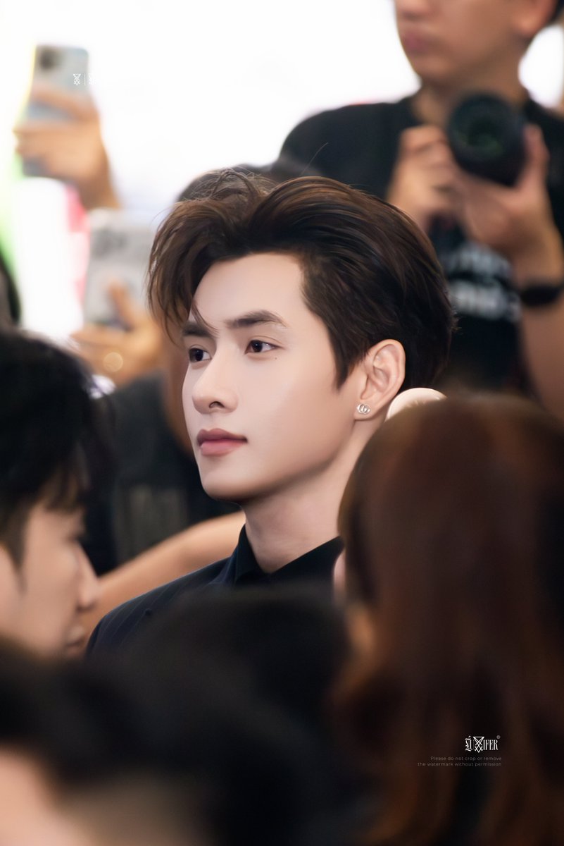 clicera1306's tweet photo. 13082026
Gemini Hùng Huỳnh | Premier phim Nghỉ Hè Sợ Nghỉ Hưu
#GeminiHungHuynh
✩˚˖✧˚.
📷Lucifer Photography
(Please do not crop or remove the watermark without permission) https://t.co/ppHvJrKzKw