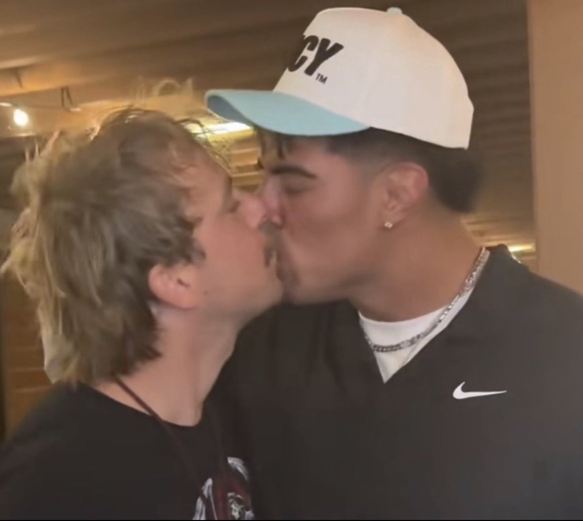 jamaljackkkson's tweet photo. @hailblame U chase and fuck dudes faggot https://t.co/zjqV2oUvdb