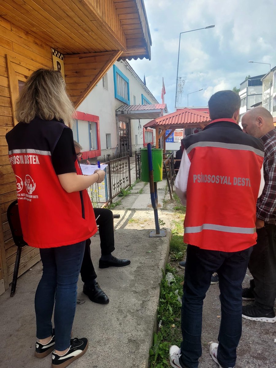 ardahanashim's tweet photo. İl Müdürlüğümüz tarafından, sunulan hizmet ve sosyal destek modellerinin vatandaşlarımıza daha etkin ve erişilebilir şekilde ulaştırılması amacıyla Mobil Sosyal Hizmet Aracımız ile Posof’ta farkındalık standı açıldı. 
@tcailesosyal @mahmutcetinkyaa @ArdahanValiligi https://t.co/QUFPiYXA4U
