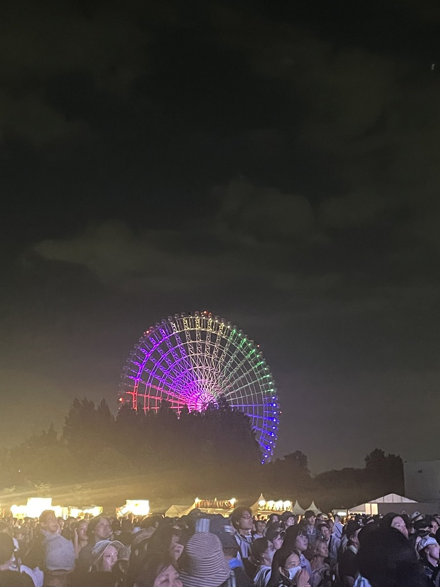 NiMRuM's tweet photo. L'Arc〜en〜Cielの新曲、総天然色に脳が揺れたし、ドーパミン出まくりました。万博の観覧車が総天然色に染まってます。
#総天然色　#ラルク https://t.co/c259LZFgS3
