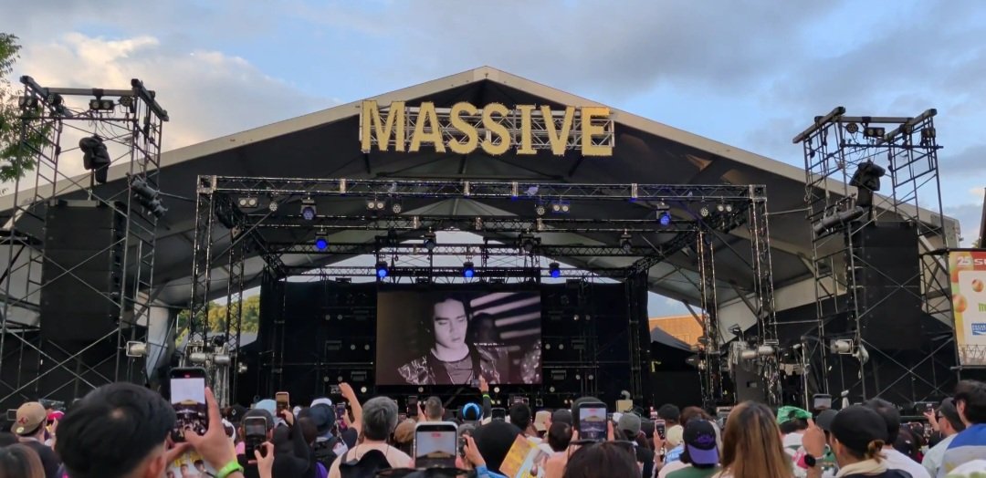 philconcerts's tweet photo. .@SB19Official just made every Filipino heart swell with pride. 🇵🇭🔥

SB19 from the Philippines officially debuted onto one of Asia's biggest stages and reminded the world why they are called the Kings of P-pop. 🤴 

SB19’s Summer Sonic 2026 in Osaka was the latest chapter in a journey that began with nearly empty rooms, unpaid practice sessions that stretched past midnight, and a quiet, stubborn belief that Filipino talent could stand shoulder-to-shoulder with ANYONE!

Being the first all-Filipino group at Lollapalooza, and now, only days after making Japanese television history on DayDay, they're lighting up Summer Sonic’s Massive Stage.

And they did what they always do: they showed up and delivered.

The set was pure SB19 fire,  “DAM,” “Gento,” “Lawless,” “Emoji,” “Quit,” “Memories,” “Visa,” “Dungka!,” and that chaotic, joyful closer “Crimzone.” Nine songs. No shortcuts. No coasting. Just the same relentless energy that has defined them since the beginning.

Their vocals remain the kind of consistent excellence that still surprises people who expect polished playback. Stell’s golden, soaring tone cuts through the festival mix like it was made for open air. The harmonies lock in even while bodies are flying across the stage. High notes land clean. Breath control holds through the hardest choreography. It is the sound of years of discipline meeting pure heart.

Osaka got the message. Tokyo is next. And wherever they go after that, A’TIN and an entire nation will be right there with them, chests full of the same pride that carried these boys from the beginning all the way to the Massive Stage.

Mabuhay, @SB19Official. You make us proud every single time.